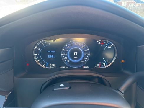 Used 2018 Cadillac Escalade Luxury image 18