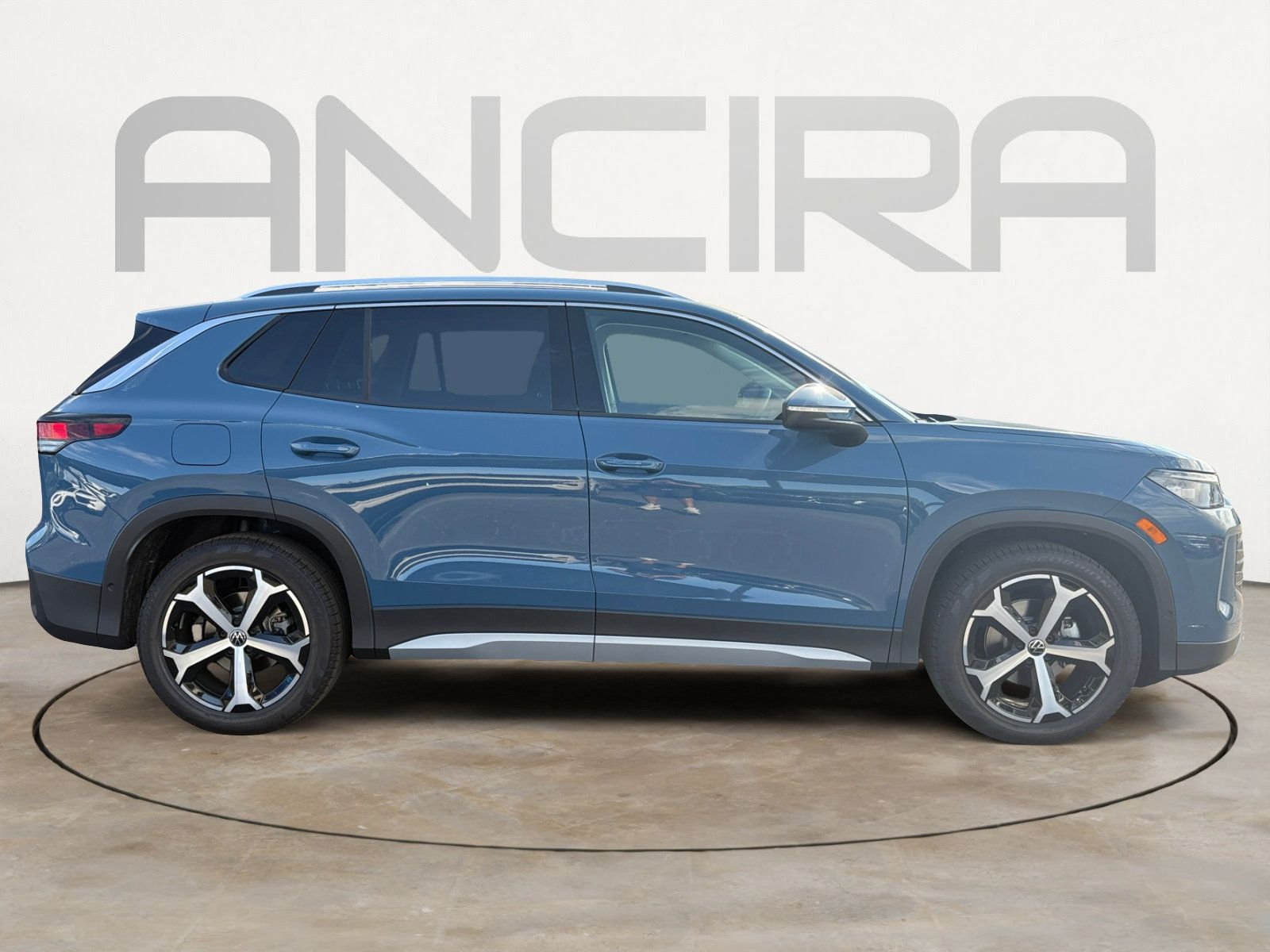 New 2026 Volkswagen Tiguan SE FWD image 5