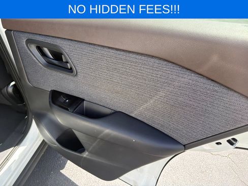 Used 2023 Nissan Rogue S FWD image 30