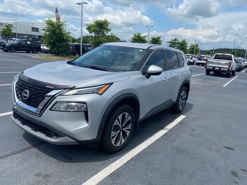 Used 2022 Nissan Rogue SV FWD image 3