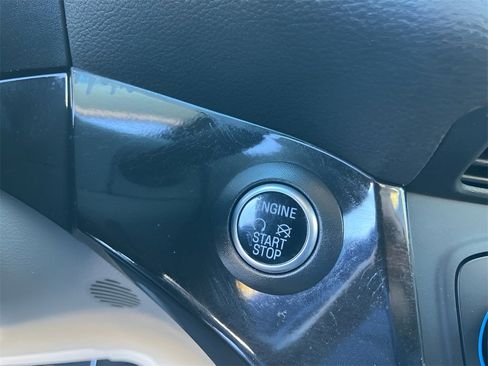 Used 2018 Ford Escape Titanium w/ Ford Safe & Smart Package image 22