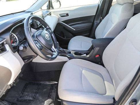 Certified 2022 Toyota Corolla Cross LE image 18