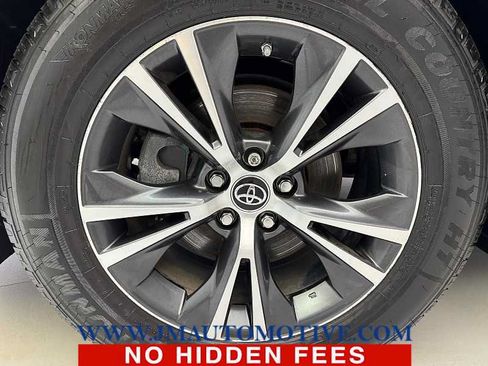 Used 2017 Toyota Highlander Plus AWD/4WD image 9