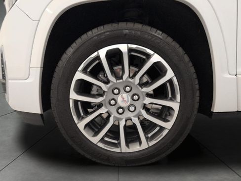 Used 2023 GMC Acadia Denali w/ Denali Ultimate Package AWD/4WD image 4