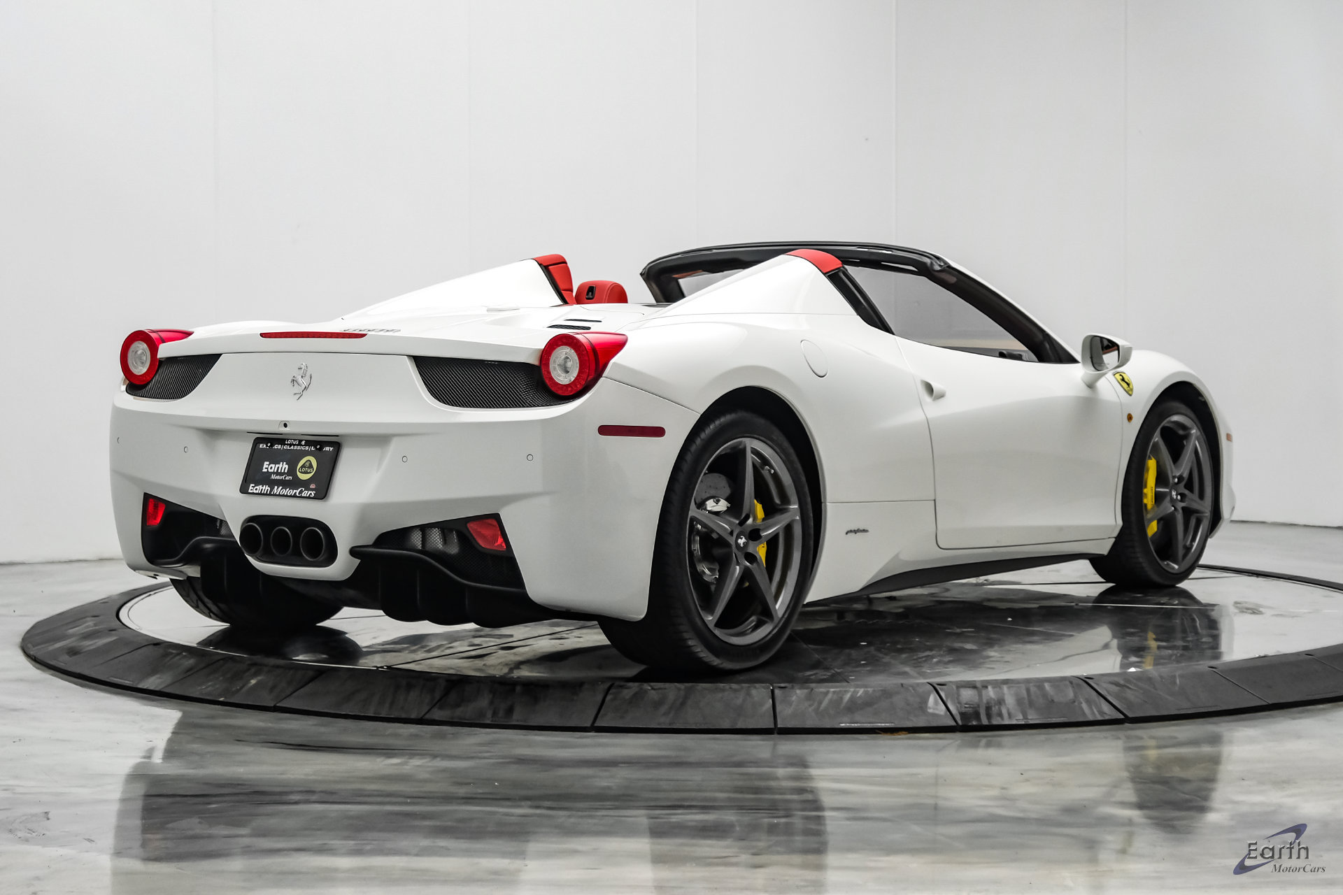 Used 2015 Ferrari 458 Spider RWD image 22