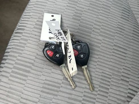 Used 2012 Toyota RAV4 4WD image 10