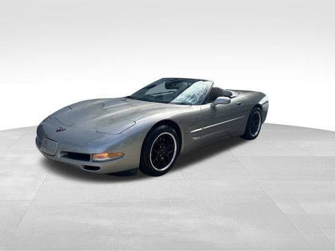 Used 1998 Chevrolet Corvette Convertible w/ Performance Handling Pkg image 47