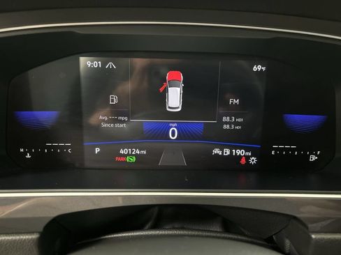 Certified 2022 Volkswagen Tiguan SE R-Line AWD/4WD image 13