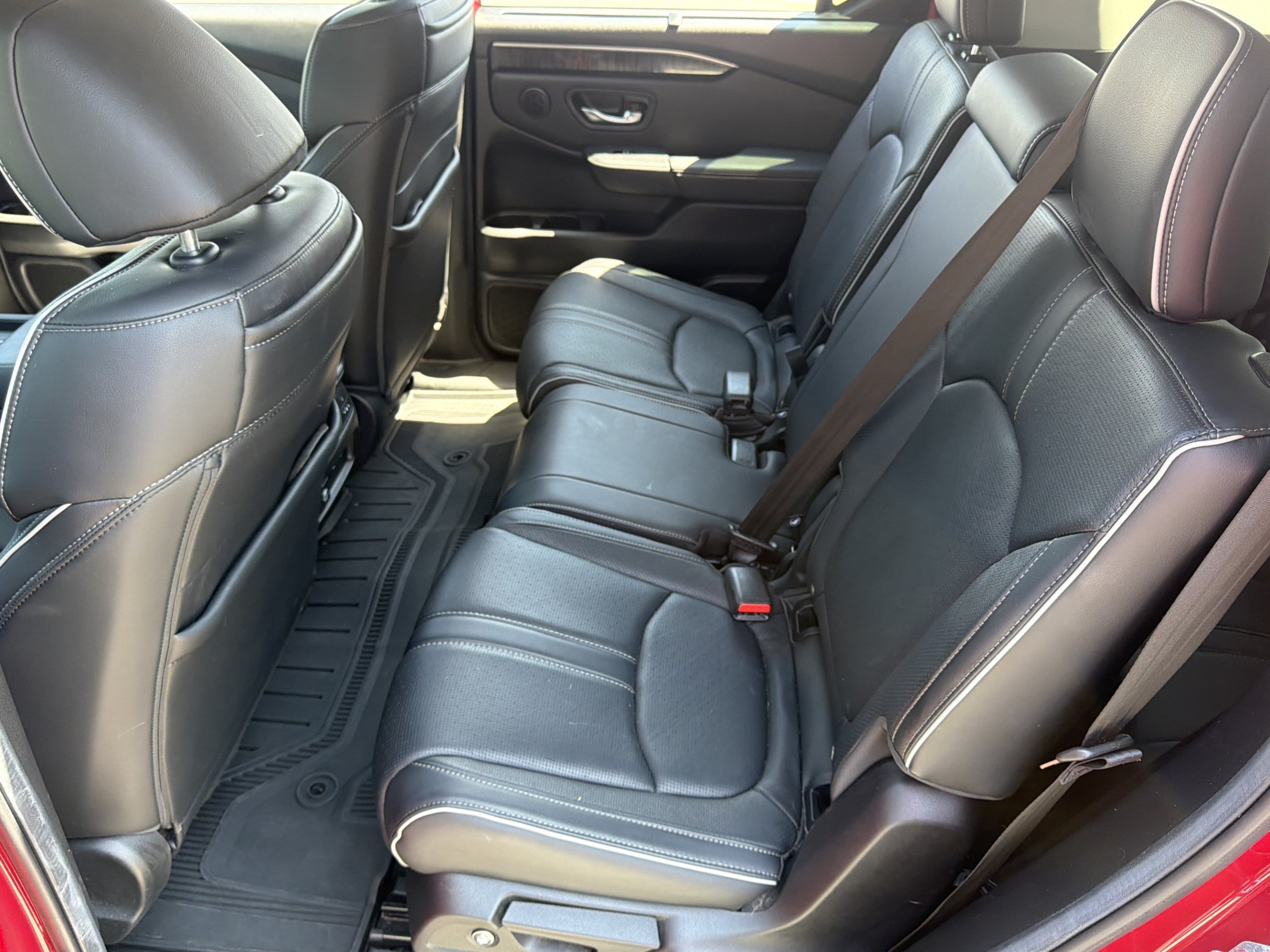 Used 2025 Honda Pilot Elite image 31
