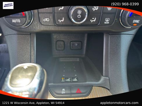 Used 2017 GMC Acadia SLE AWD/4WD image 24