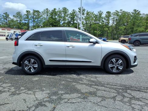 Used 2020 Kia Niro EX Premium FWD image 3