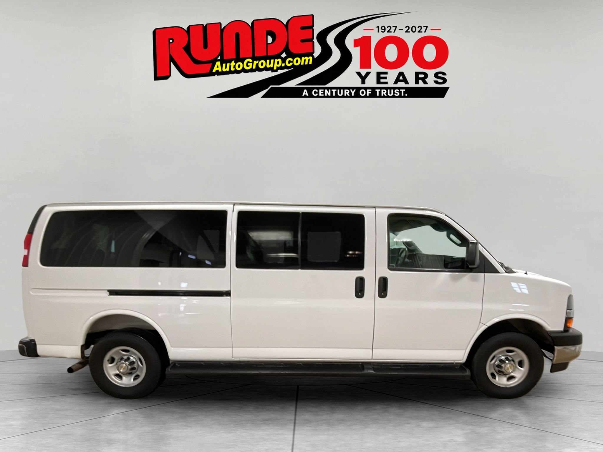 Used 2025 Chevrolet Express 3500 LT w/ LT Preferred Equipment Group RWD image 6