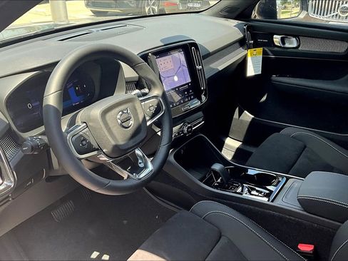 New 2026 Volvo XC40 B5 Ultra w/ Protection Package Premier image 20