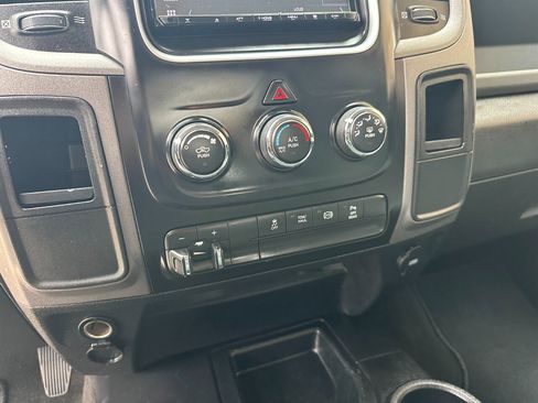Used 2018 RAM 2500 Tradesman w/ Chrome Appearance Group image 19