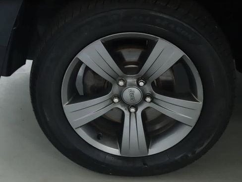Used 2014 Jeep Patriot High Altitude FWD image 38