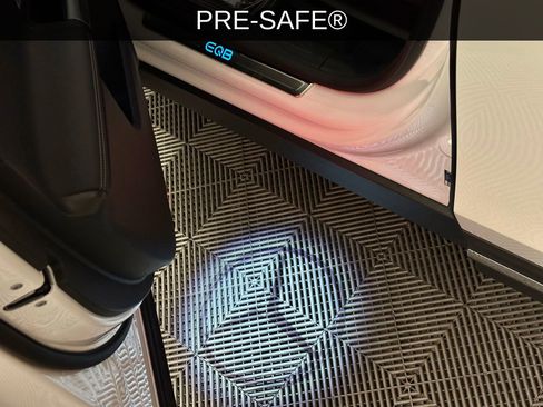 Used 2024 Mercedes-Benz EQB 300 4MATIC image 16