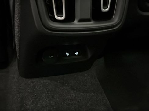 New 2026 Volvo XC40 B5 Plus w/ Climate Package image 28