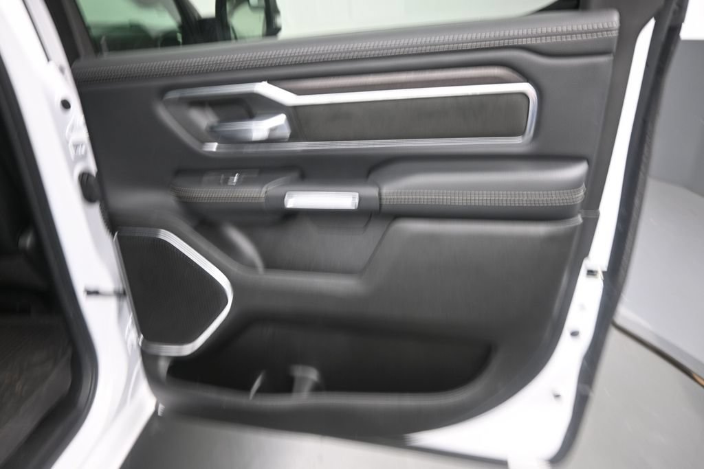 Used 2025 RAM 1500 Laramie w/ Sport Appearance Package AWD/4WD image 11