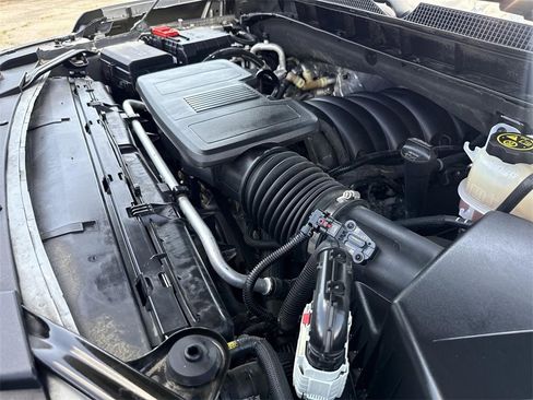 Used 2023 Chevrolet Suburban Z71 image 28