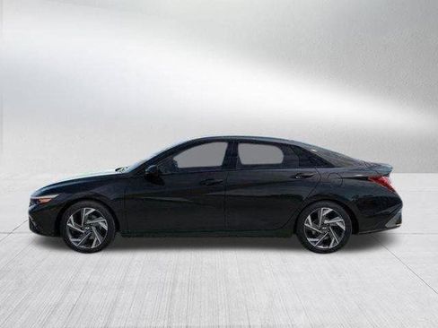 New 2026 Hyundai Elantra SEL Sport Premium FWD image 3