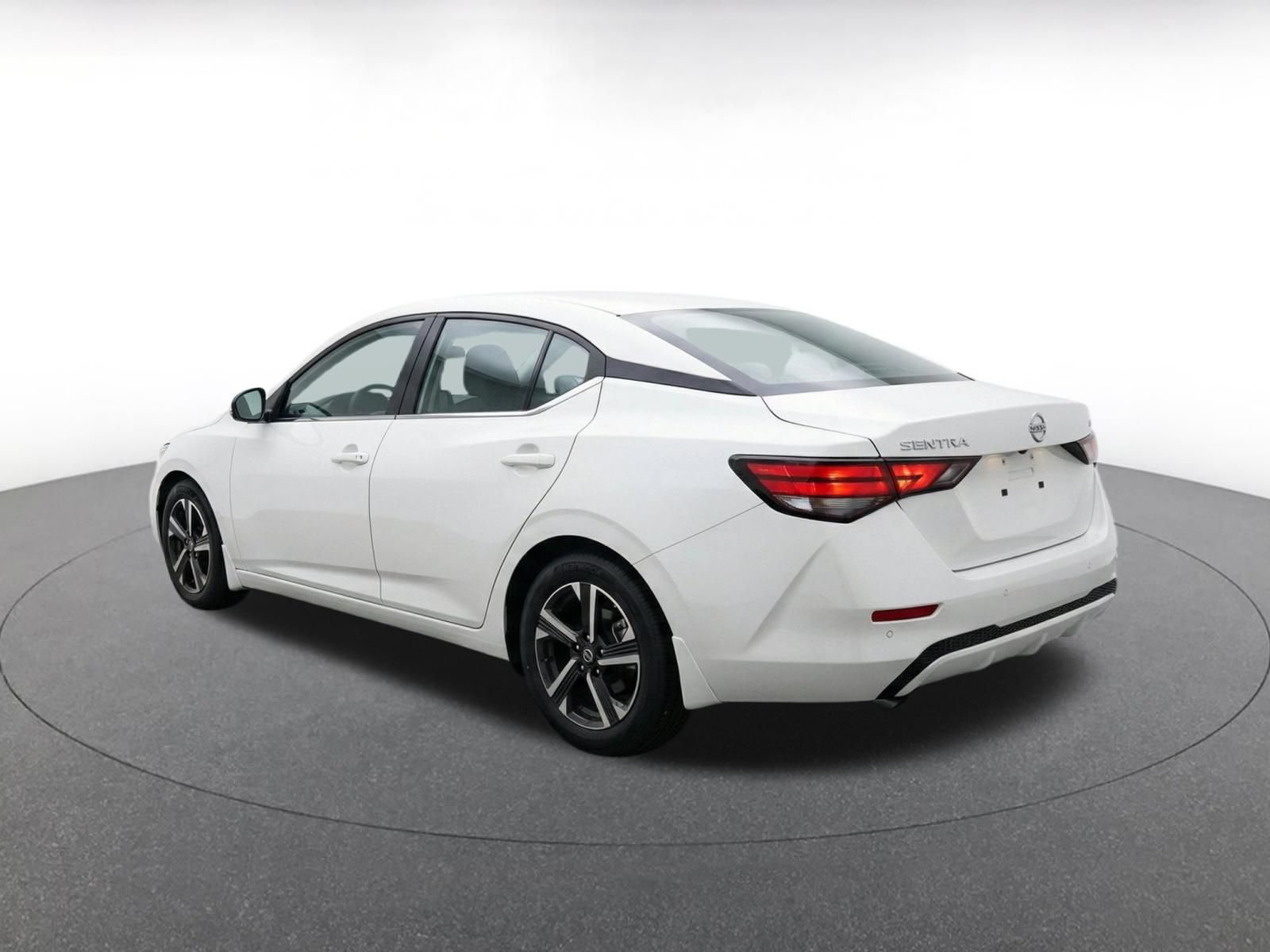 Used 2025 Nissan Sentra SV FWD image 6