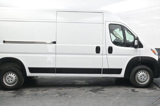 Used 2026 RAM ProMaster 2500 w/ Convenience Group FWD image 9