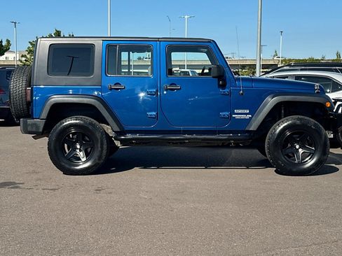 Used 2010 Jeep Wrangler Unlimited Sport w/ Trailer Tow Group AWD/4WD image 3