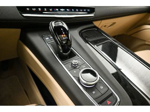Used 2024 Cadillac Escalade Premium Luxury AWD/4WD image 16