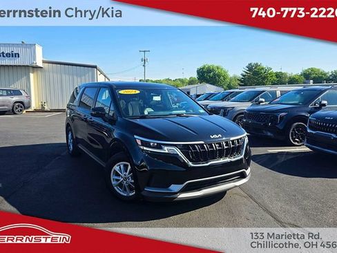 Used 2024 Kia Carnival LX FWD image 1