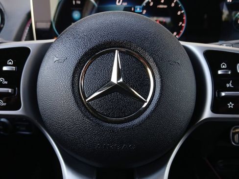 Used 2021 Mercedes-Benz GLB 250 image 5