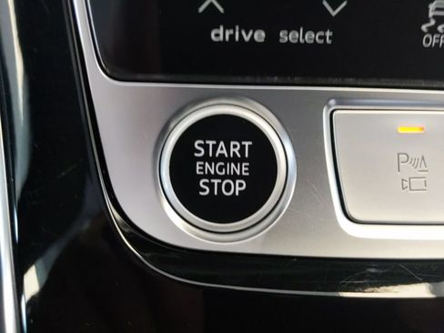 Used 2023 Audi Q8 Prestige AWD/4WD image 30
