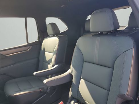 New 2026 GMC Acadia AT4 w/ Luxury Package AWD/4WD image 23