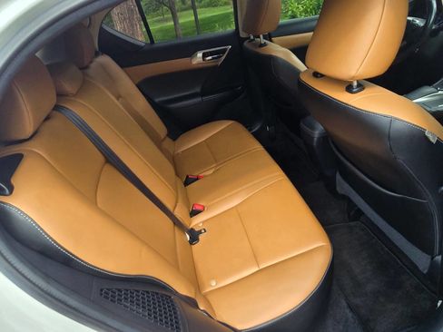 Used 2015 Lexus CT 200h w/ Navigation Package FWD image 13