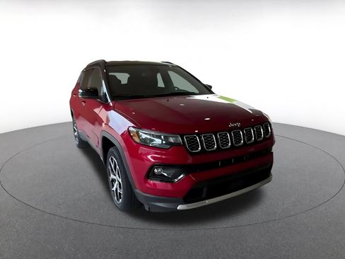 Used 2025 Jeep Compass Limited AWD/4WD image 3