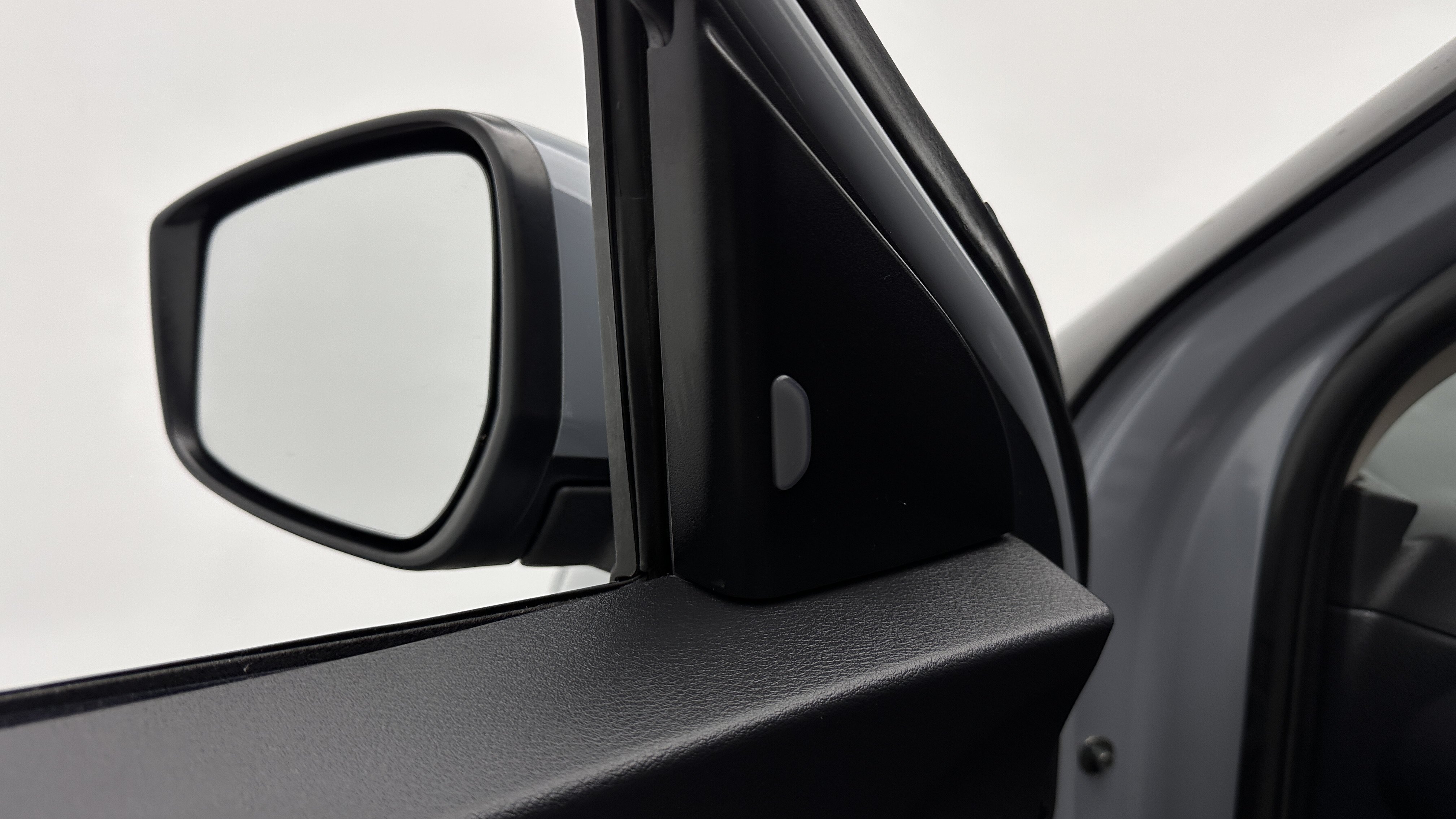Used 2021 Nissan Kicks SV FWD image 12