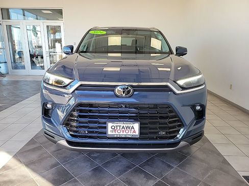 Used 2024 Toyota Grand Highlander Limited image 4