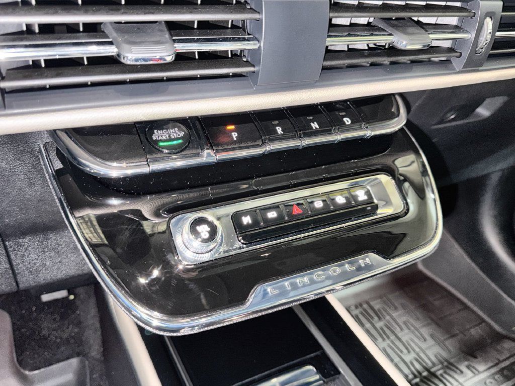 Used 2025 Lincoln Corsair Grand Touring w/ Jet Appearance Package AWD/4WD image 23