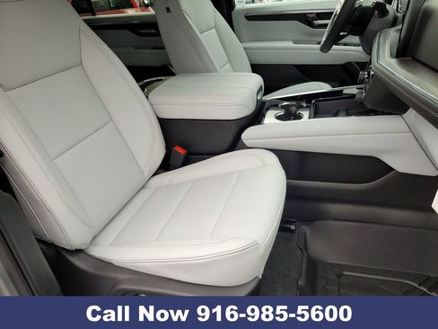 New 2026 Chevrolet Suburban Premier image 33