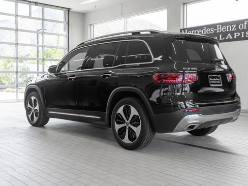 Used 2024 Mercedes-Benz GLB 250 w/ Exclusive Package image 13