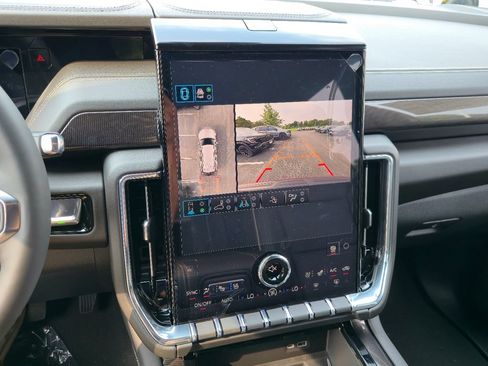 New 2026 GMC Yukon Elevation w/ Elevation Premium Package AWD/4WD image 16