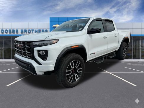 Used 2024 GMC Canyon AT4 image 2