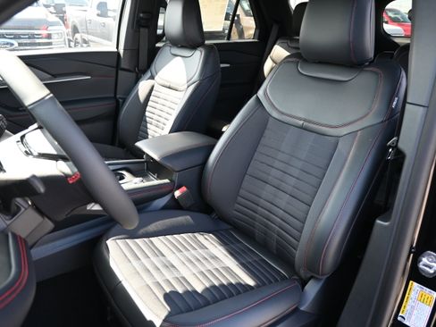 New 2026 Ford Explorer ST-Line w/ ST-Line Street Pack RWD image 32