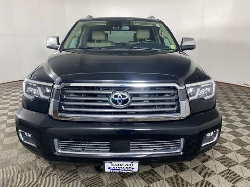 Used 2018 Toyota Sequoia Limited w/ Safety & Convenience Package AWD/4WD image 9