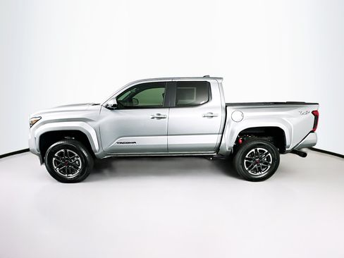Used 2026 Toyota Tacoma TRD Sport AWD/4WD image 4