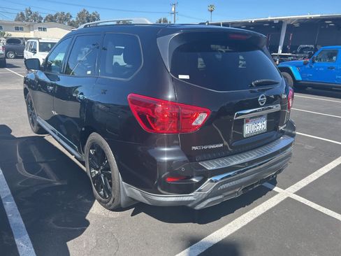 Used 2017 Nissan Pathfinder Platinum w/ Midnight Edition Package image 7