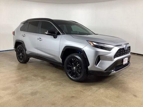 Used 2023 Toyota RAV4 XSE AWD/4WD image 5