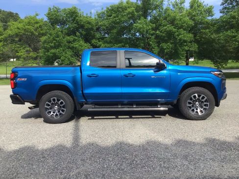 Used 2023 Chevrolet Colorado Z71 w/ Z71 Convenience Package 2 AWD/4WD image 8