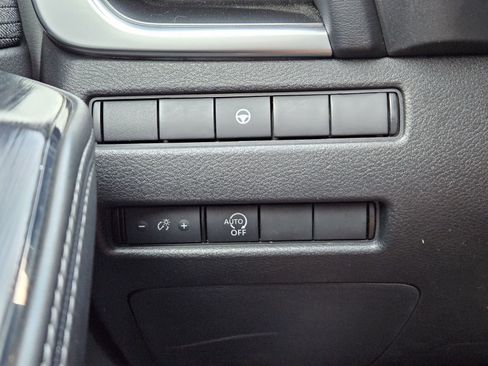 Used 2023 Nissan Rogue SV FWD image 23