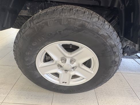 Used 2021 Jeep Gladiator Sport w/ Trailer Tow Package image 12