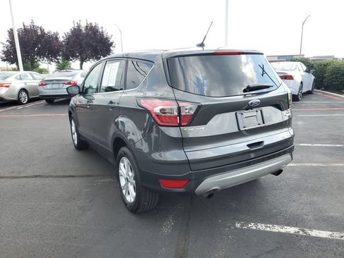 Used 2017 Ford Escape SE FWD image 3